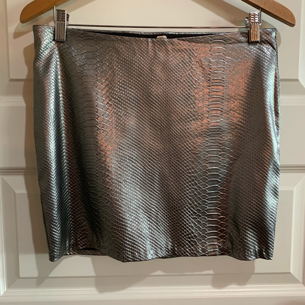 Snake pattern silver mini skirt